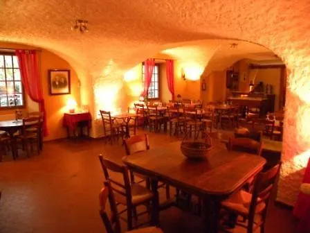 Le Caveau De Jaujac Hotel 2*,